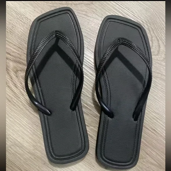 NWT - Flip Flop Square Toe - Black Size 7 Summer 2026 Beach Comfortable Sandal - Picture 5 of 5